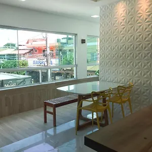 https://lindo-novo-otima-localizacao.portodegalinhashotels.com
